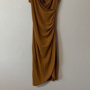 . fits tight on your body making your curves look beautiful.